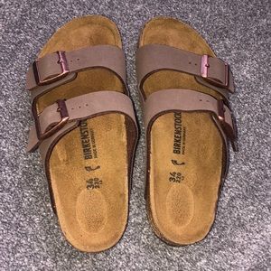 Birkenstock Arizona brown Sandals. Little girl size 3 US ,  34.  New condition.